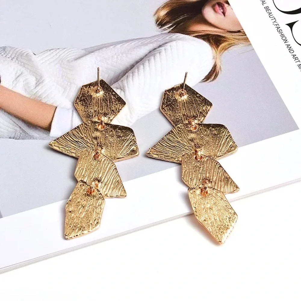 Minimalist Modern Asymmetrical Dangle Drop Earrings (Gold Earrings Jewelry) - Picture 4 of 11